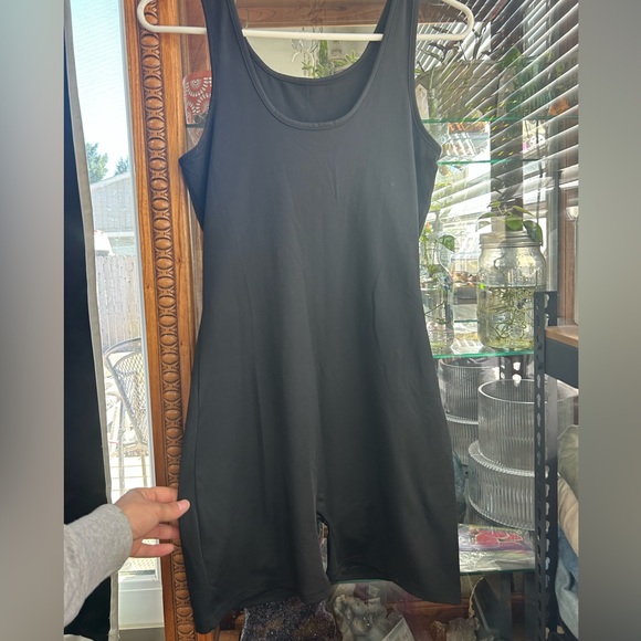 Bundle of clothes I don’t wear anymore , great condition! Message me! <3 - Picture 11 of 16